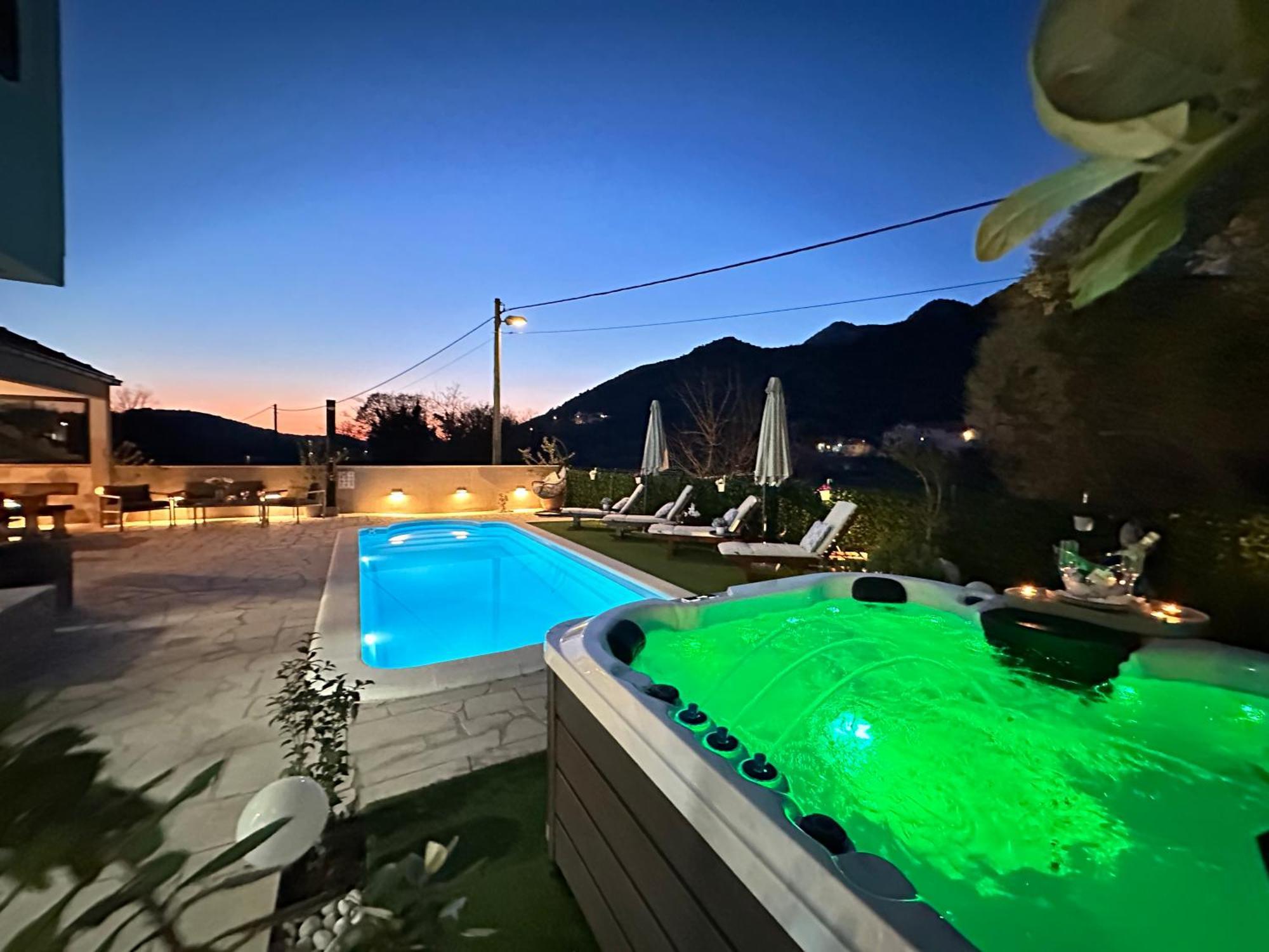 Villa Ivona With Swimming Pool And Jacuzzi Oslje Экстерьер фото
